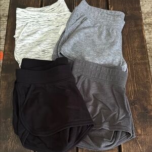 (4) Motherhood maternity active shorts (s)